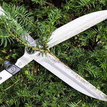 Load image into Gallery viewer, Felco 250-57 Hedge Shears
