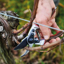 Load image into Gallery viewer, Felco 6 Elite - Ergonomic Medium Pruning Shears
