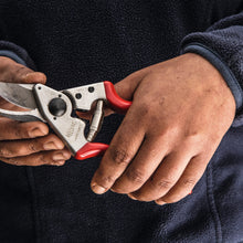 Load image into Gallery viewer, Felco 16 - Ergonomic Medium Pruning Shears - for Left handers
