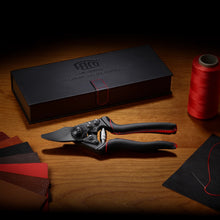 Load image into Gallery viewer, Felco 6 Premium SE - Ergonomic Medium Pruning Shears
