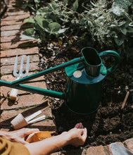 Load image into Gallery viewer, Haws &#39;The Warley Fall&#39; Long Reach Watering Can 4.5L - Green
