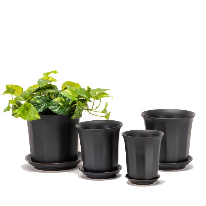 Fluted Matte Black Pot