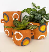 Load image into Gallery viewer, Maliah Circle Planter Terracotta
